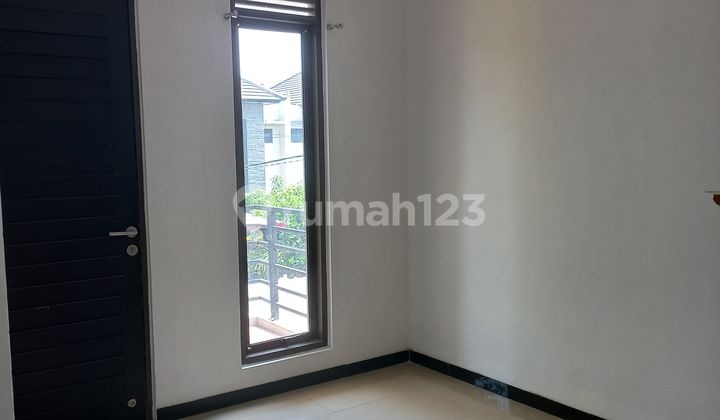 Well-Maintained Grand Sharon House Bandung 2