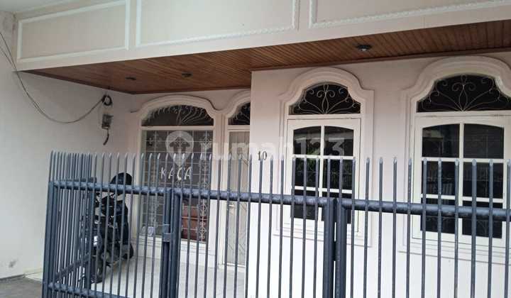 Dijual Cepat! Lokasi Strategis, Tebet Barat Lt/Lb: 98 M2/ 150M2 Dijual Cepat! Lokasi Strategis, Tebet Barat Lt/Lb: 98 M2/ 150M2