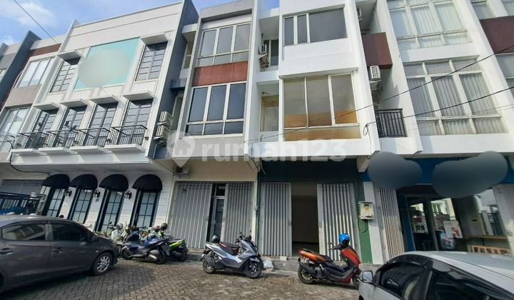 For Rent Dharmama Husada Shop House - Spacious Parking 1