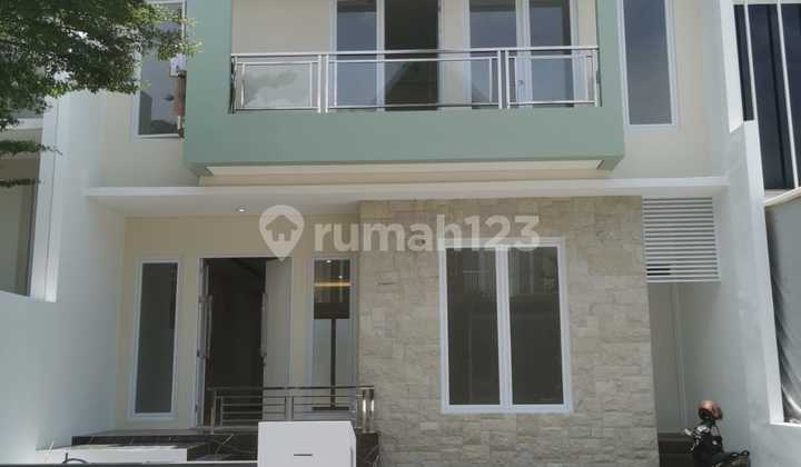 Dijual Rumah Mewah Wiyung Strategis Nego