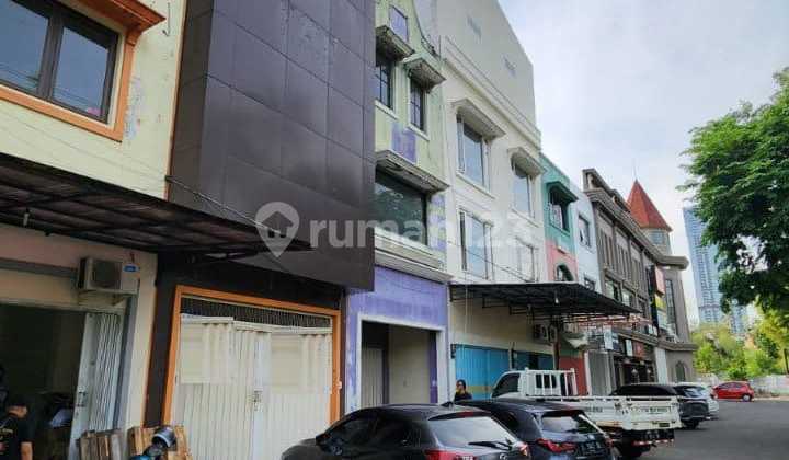 For Sale 3-Story Shop House in West Surabaya, Freehold Title, Negotiable Price 2