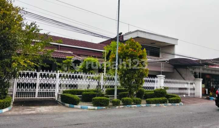 For Sale Ready-to-Occupy Hook House Pondok Chandra
