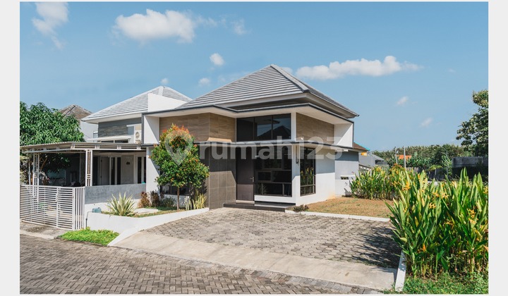 JUST 15 MINUTES TO THE HIGHWAY. 40/120 Type House in Ngaliyan, Semarang. 2