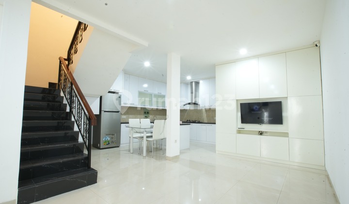 For Quick Sale!! Gading Arcadia House Kelapa Gading North Jakarta 2
