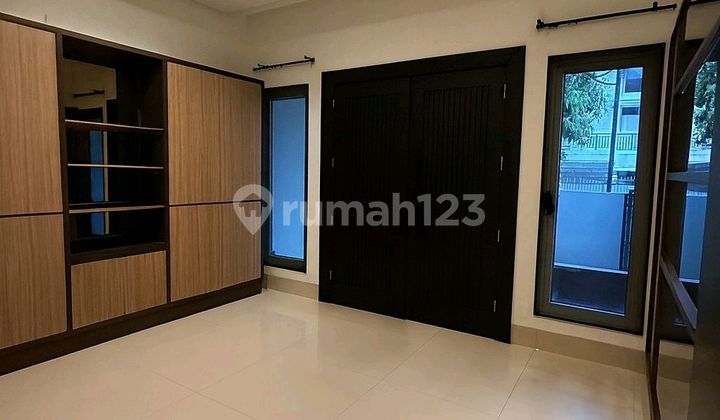 Dijual Cepat Rumah Eksklusif Di Camar Elok Pik 2,5 Lantai Siap Huni, Kawasan Elite, Lingkungan Premium, Akes Cepat& Best Deal 2