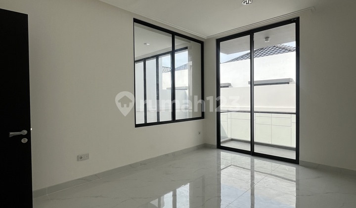 Disewakan Rumah Villa Pasir Putih 5 Pik2 10X20 2