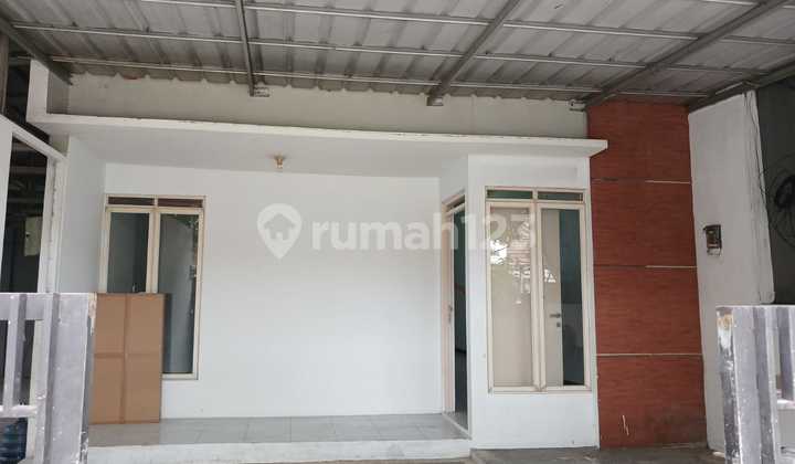 Rumah dan Gudang di Taman Holis Indah