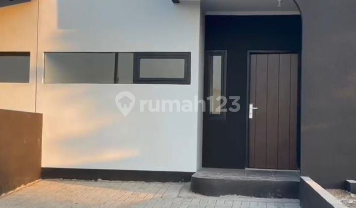 Ready-to-Occupy House De Naila Menganti Ready-to-Occupy House De Naila Menganti