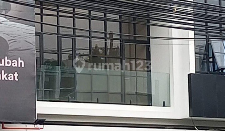 Ruko Siap Huni 4 Lantai Cocok untuk Usaha dan Kantor di Raya Dinoyo Surabaya Ruko Siap Huni 4 Lantai Cocok untuk Usaha dan Kantor di Raya Dinoyo Surabaya