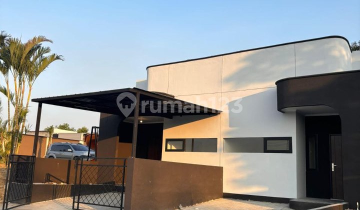 Ready-to-Occupy House De Naila Menganti Ready-to-Occupy House De Naila Menganti