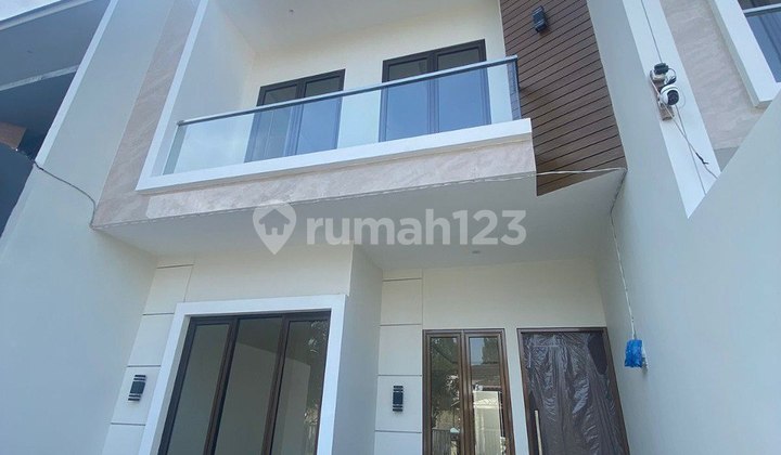 Rumah Gress Siap Huni, Dekat Merr,Surabaya