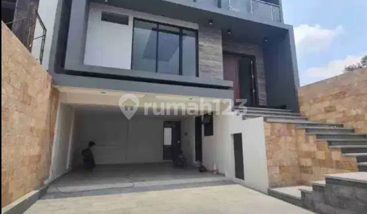 Babatan Pratama Wiyung House, Surabaya 2