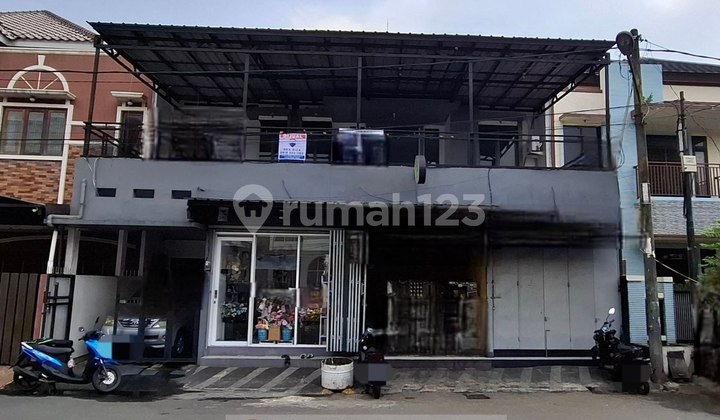 Rumah 2 Lantai+3 Kios Potensi Cuan Lokasi Strategis
