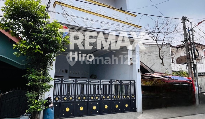 3-Story House Ready to Occupancy in Jatisampurna Flood-Free Strategic Location