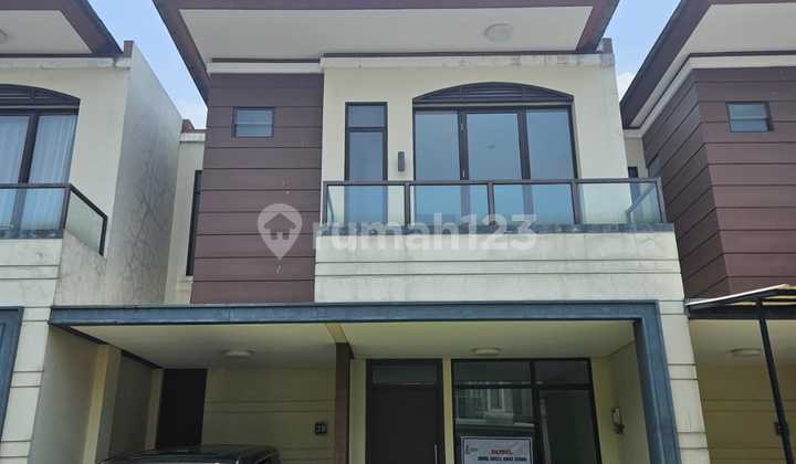 Dijual Murah Rumah 2 Lantai di Lavon Suvarnasutera 1