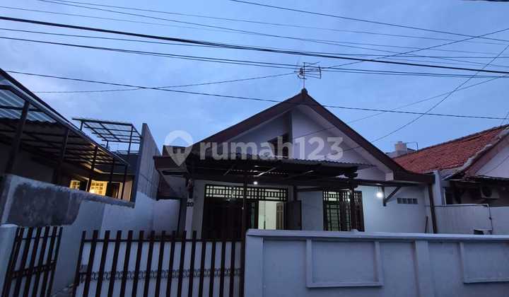 Quick Sale Ready-to-Occupy House in Cimone Tangerang Quick Sale Ready-to-Occupy House in Cimone Tangerang