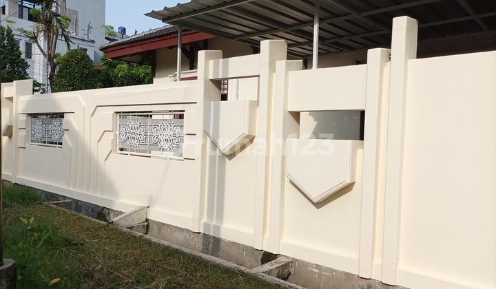 Dijual Rumah Luas 6Kt+4Km Posisi Hook di Pulo Gadung SHM 2