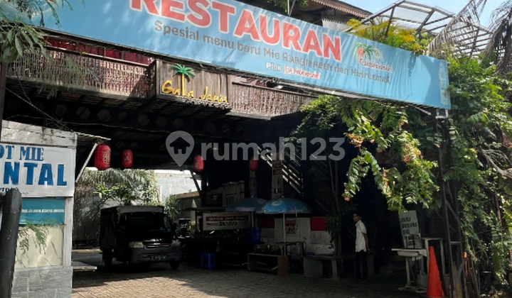 Land + 3 Commercial Spaces Strategically Located Next to Transmart Sidoarjo Land + 3 Commercial Spaces Strategically Located Next to Transmart Sidoarjo