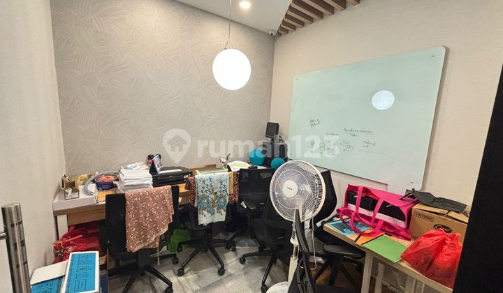 Disewakan Office Space Soho Capital Central Park Furnished Disewakan Office Space Soho Capital Central Park Furnished