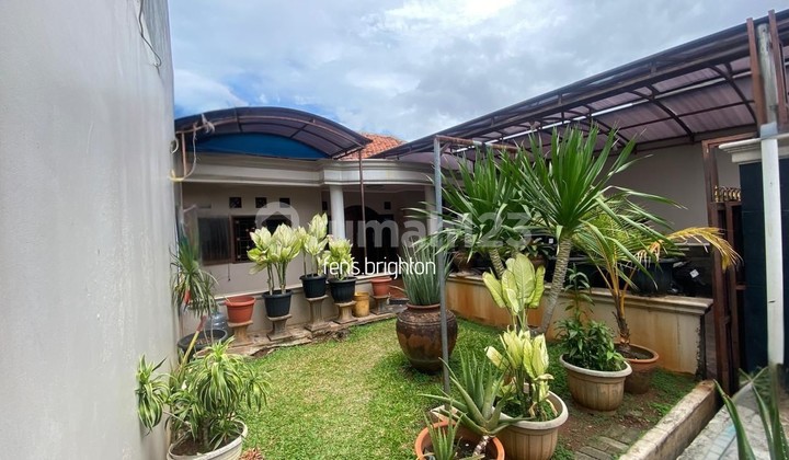 Dijual Hunian Strategis di Karang Tengah, Lt : 225M², 4Kt & Akses Tol Mudah