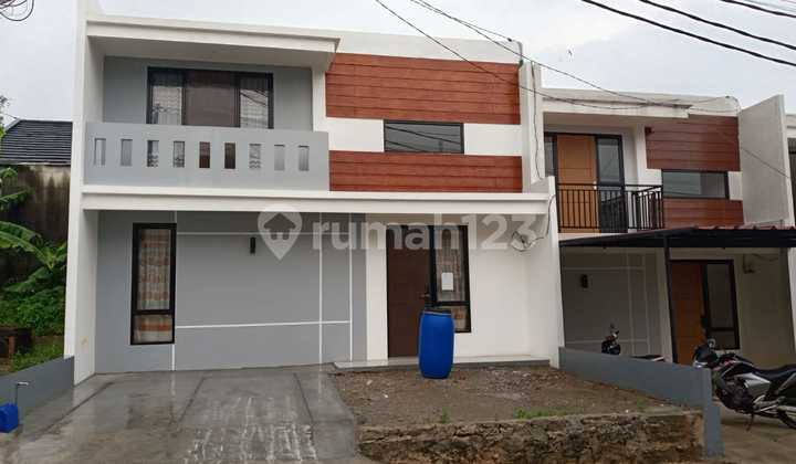 Rumah Dekat Staiun Depok SHM