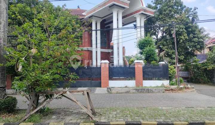 Rumah Hook Strategis 2 Kavling Jadi Satu ,Taman Cipulir Estate, Cipadu Rumah Hook Strategis 2 Kavling Jadi Satu ,Taman Cipulir Estate, Cipadu