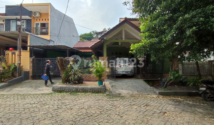 Di Kemang Swatama Dekat Dengan GDC dan Setu Cilodong Di Kemang Swatama Dekat Dengan GDC dan Setu Cilodong