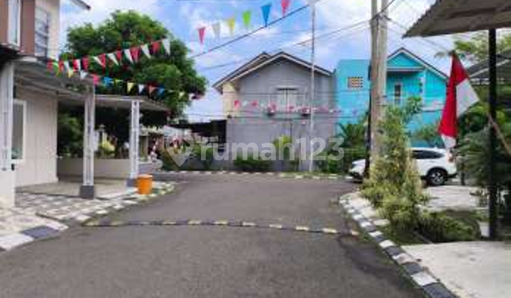 Mampang Hills Residence: Corner Unit with the Best Natural Lighting in Pancoran Mas 2