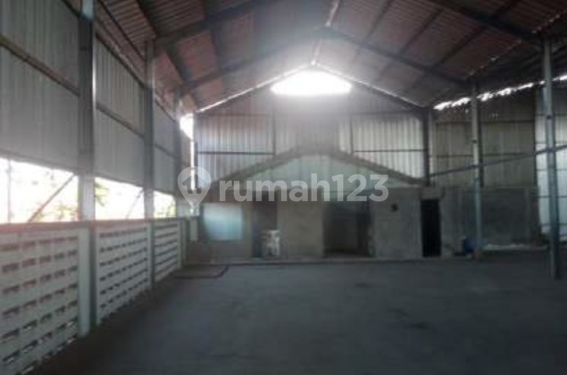 Busy Location in Periuk Small Industry Center, Tangerang Busy Location in Periuk Small Industry Center, Tangerang