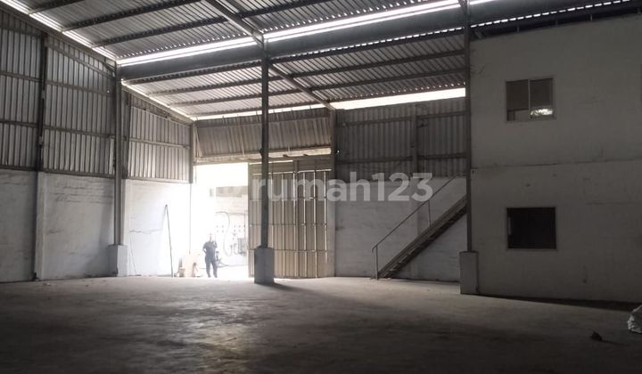 Ready-to-Use Warehouse in Tropodo Waru Cheap Fer.a042 Ready-to-Use Warehouse in Tropodo Waru Cheap Fer.a042
