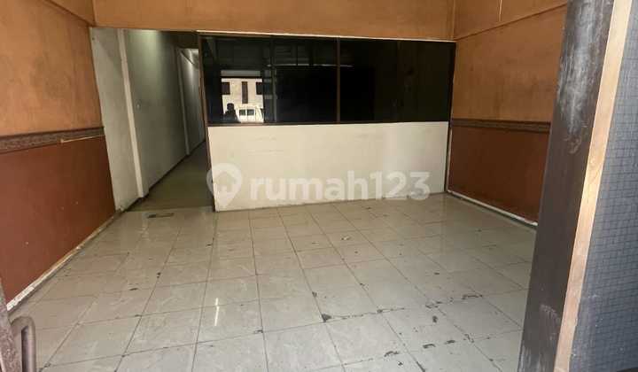 Shop House for Sale Cheap in Perak Surabaya Fer.b114 2