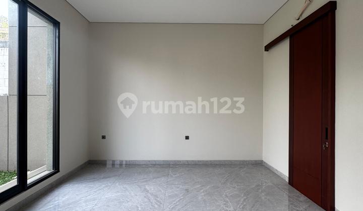 Rumah Murah Di Pakuwon Indah Surabaya Barat 2