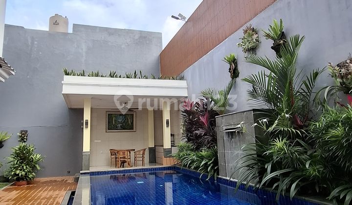 Dijual Rumah Ada Kolam Renang di Kota Wisata Cibubur