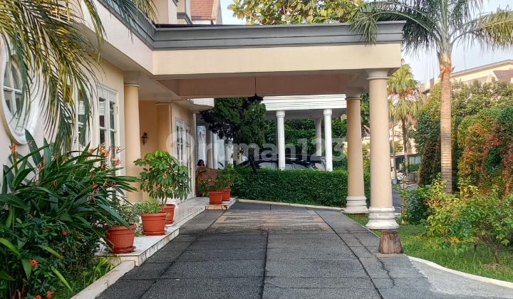 Cheap Sale of a Large House in Kota Wisata 2