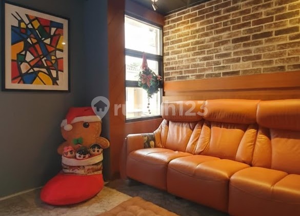 Rumah Gading Serpong Dijual Cepat BU !! Hoek Full Furnished TERMURAH