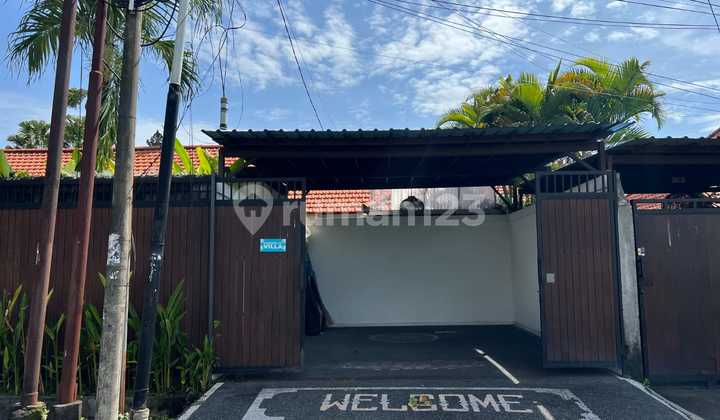 - Disewakan Villa Fully Furnished - Tibubeneng