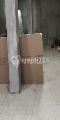 For Rent Modern Shop House / Commercial Space - Kerobokan Kelod 2