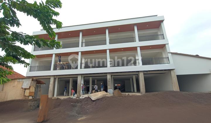 Hot Item !!!! New 3-Story Shop House - Kuta Raya