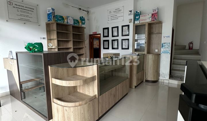 Strategic 2-Story Shop House in Seminyak Area Strategic 2-Story Shop House in Seminyak Area