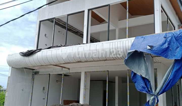 For Rent New 2-Storey Strategic Shop House - Pererenan 2