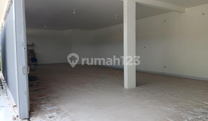 Disewakan Ruko 4 Pintu di Taman Giri - Lt 300 M²