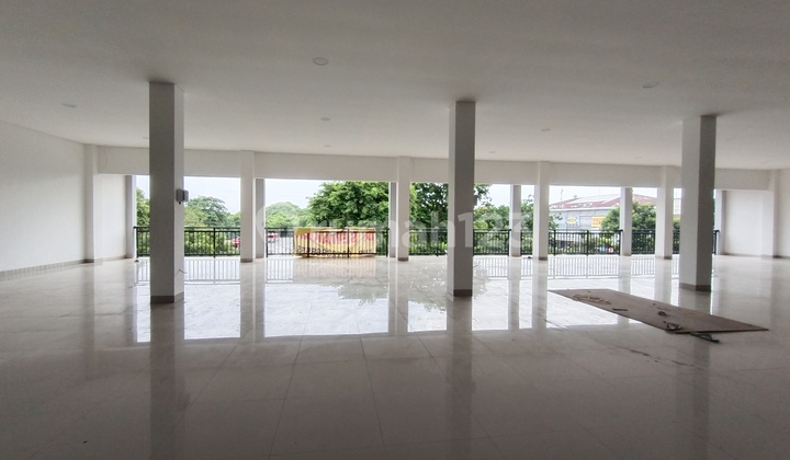 Hot Item !!!! New 3-Story Shop House - Kuta Raya 2