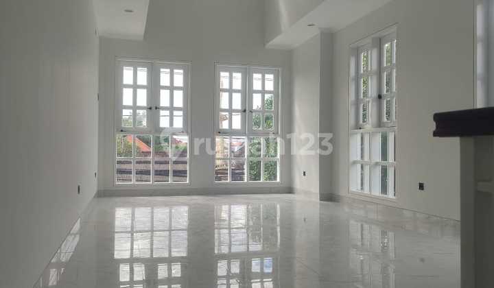 Disewakan Bangunan 2 Lantai - Gunung Salak, Denpasar Barat