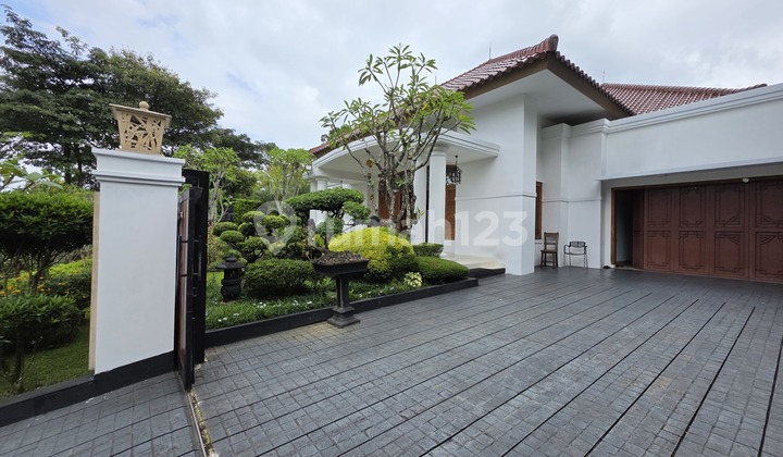 Rumah Mewah Minimalis Sentul. Layout Open Space Luas. Rumah Mewah Minimalis Sentul. Layout Open Space Luas.