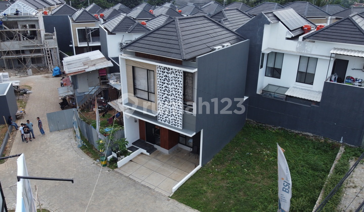 Dijual Rumah 2 Lantai di Serpong, Tangerang Selatan