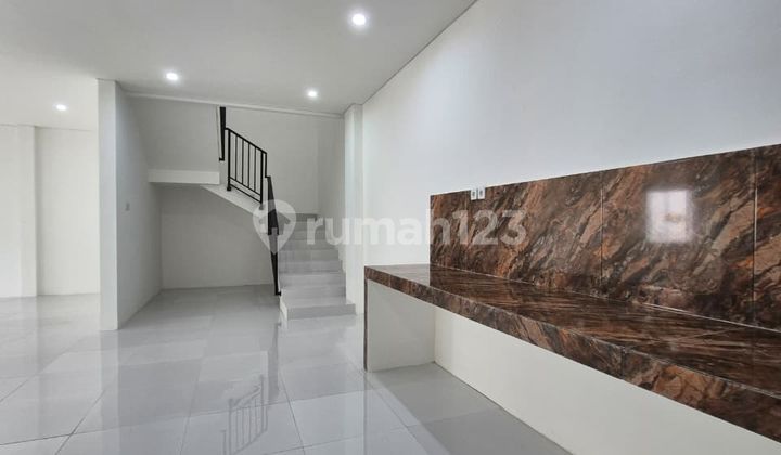 Dijual Rumah Modern 2 Lantai Villa Melati Mas - Serpong, 2