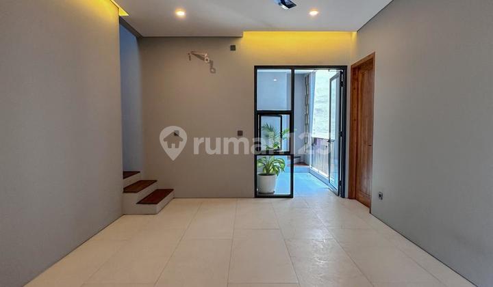 Rumah Pondok Indah 4 BR, 2 Lantai, SHM, Siap Huni 2