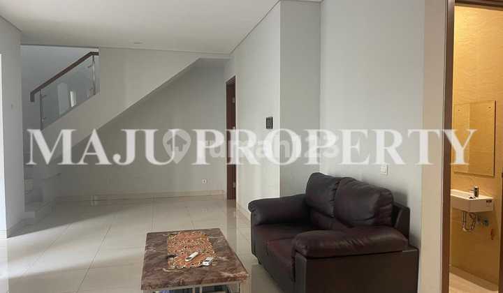 Rumah Bagus Posisi Hook di Kota Wisata, Bogor 2