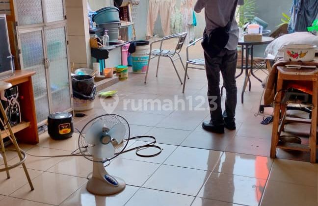 For Sale: Shop House (Ruko) with Boarding Rooms (Kost) in Cideng, Central Jakarta 2