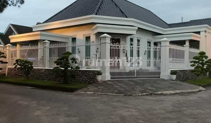 Rumah Mewah Posisi Hook Daerah Tasbih 1 Dekat Focal Point Rumah Mewah Posisi Hook Daerah Tasbih 1 Dekat Focal Point